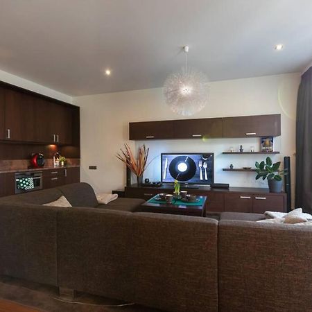 Cozy River-Side Apartment Right In Riga Esterno foto